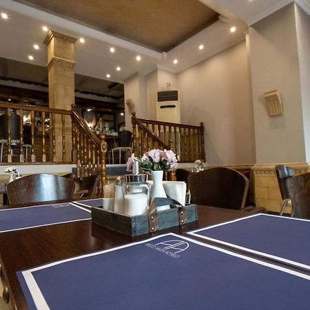 Argo Hotel Пирей Экстерьер фото