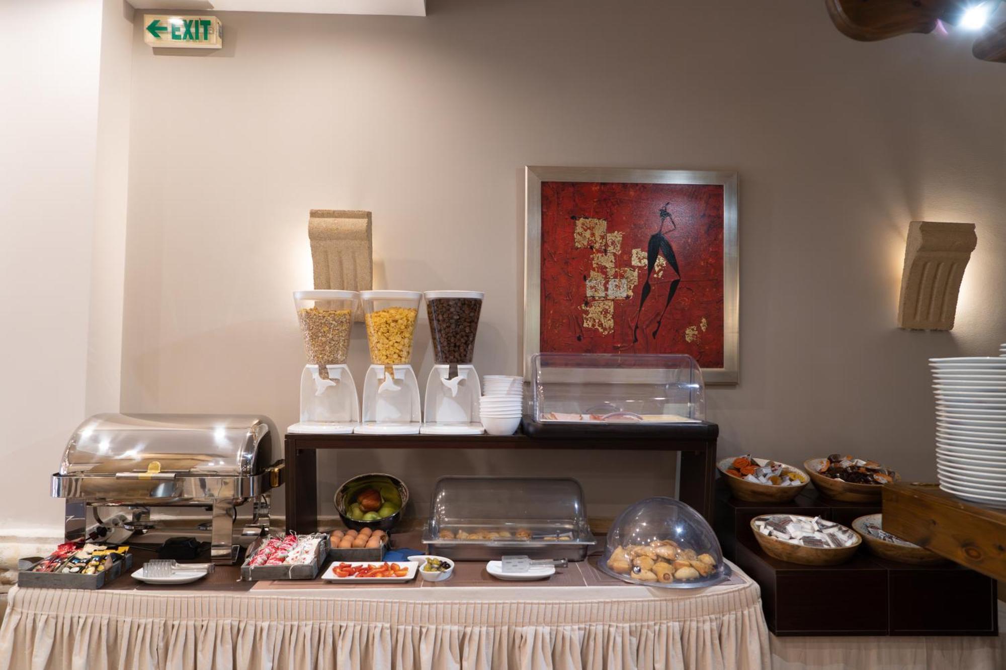 Argo Hotel Пирей Экстерьер фото
