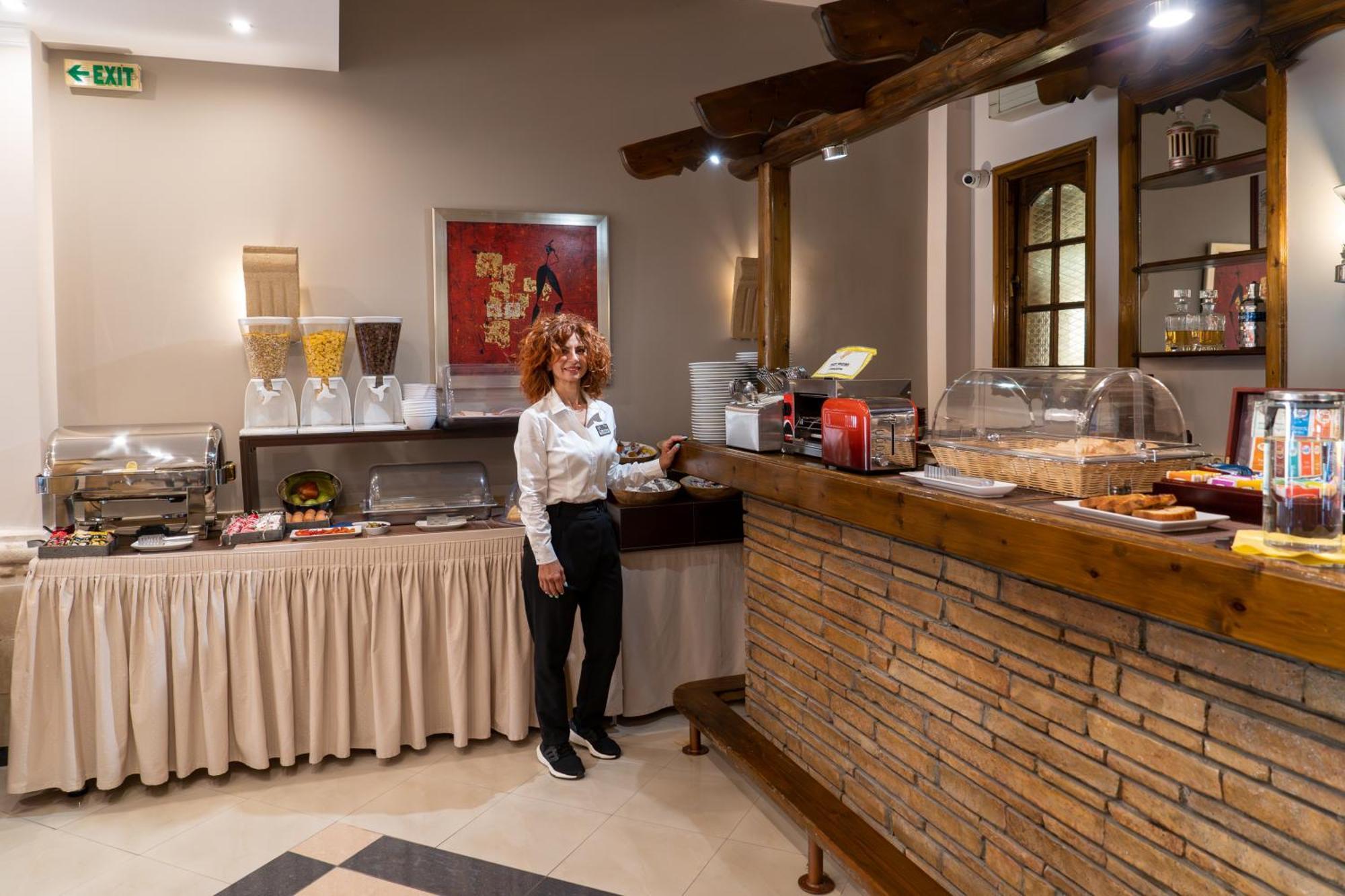 Argo Hotel Пирей Экстерьер фото